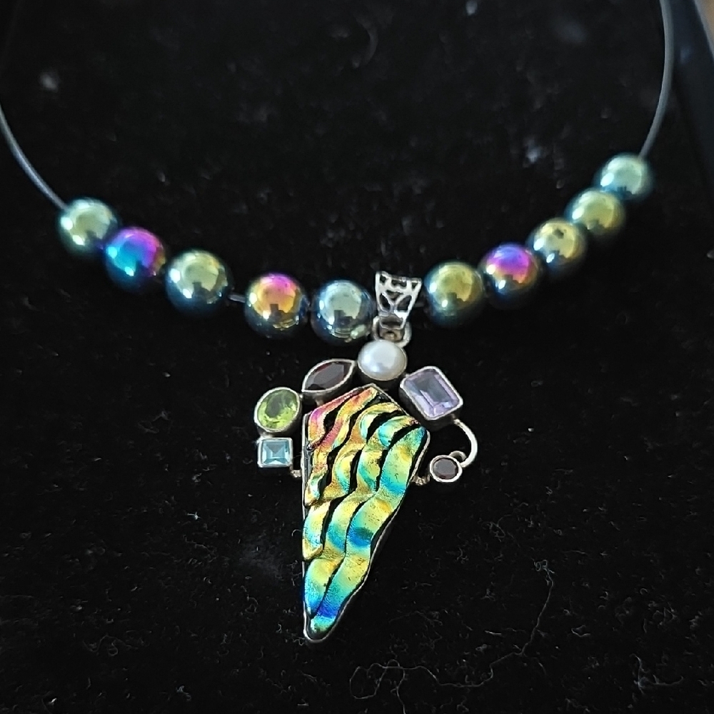 Iridescent hematite Blue and Green Artistic Pendant Necklace NWOT - Picture 2 of 6